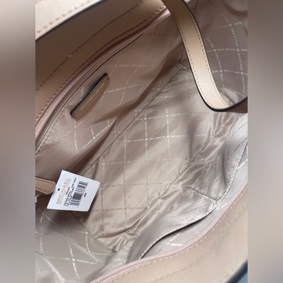 NWT Michael Kors Satchel Natural with Shoulder Strap - Picture 6 of 7